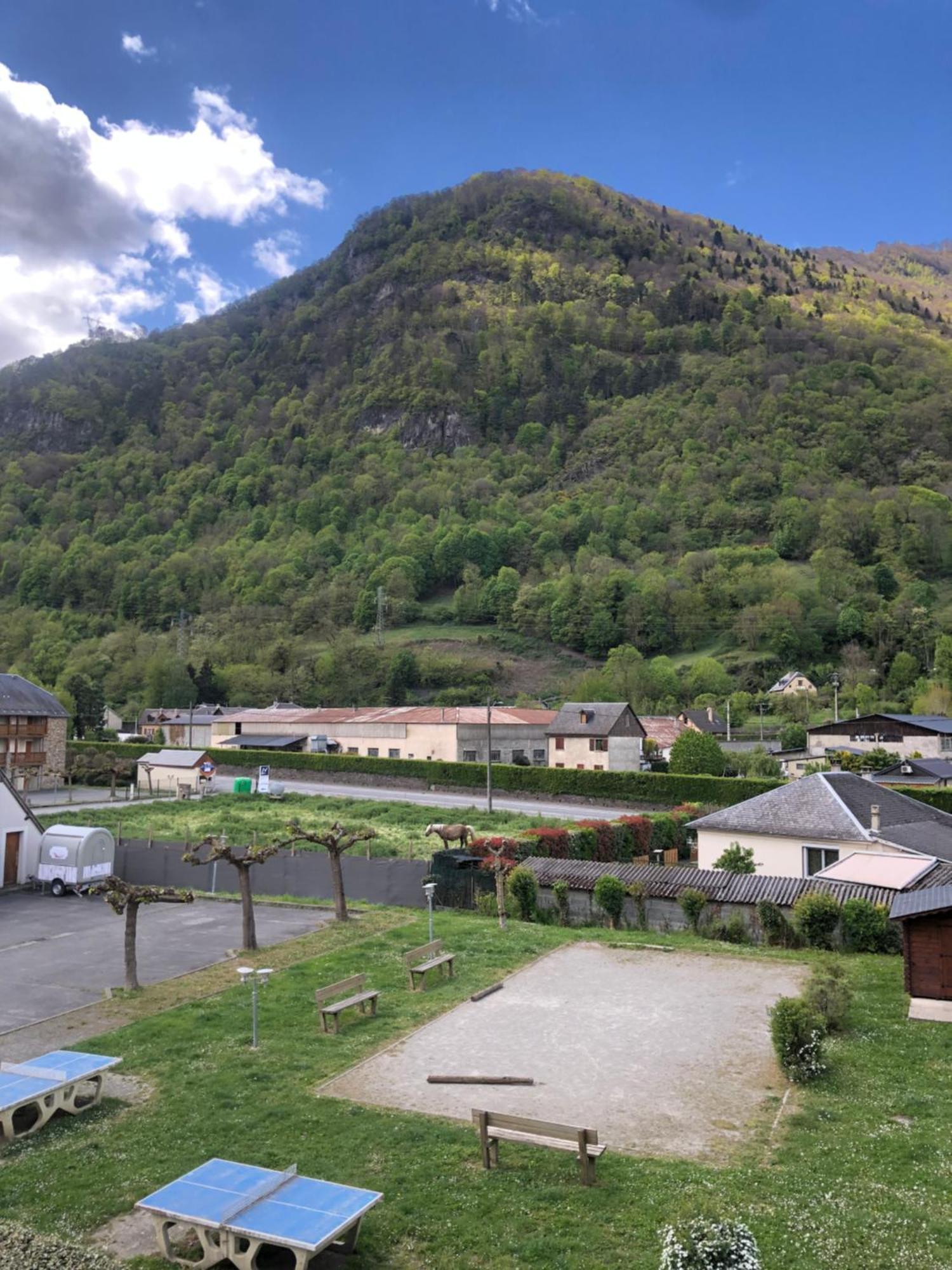 Appart T 3 Bagneres-De-Luchon Vue Montagne - Piscine Mi Juin Exterior foto